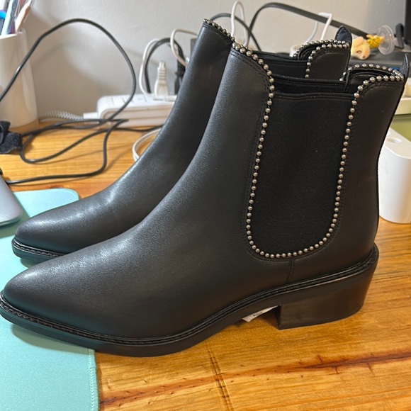 Coach Black Ankle Booties with Elastic Panels and Low Heel 10B - Picture 4 of 11